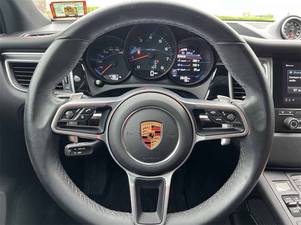 2018 Porsche Macan Base 14