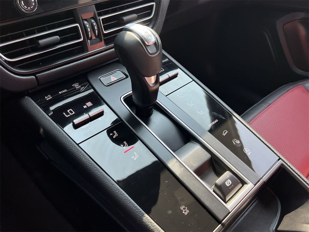Thumbnail: 2022 Porsche Macan - 14