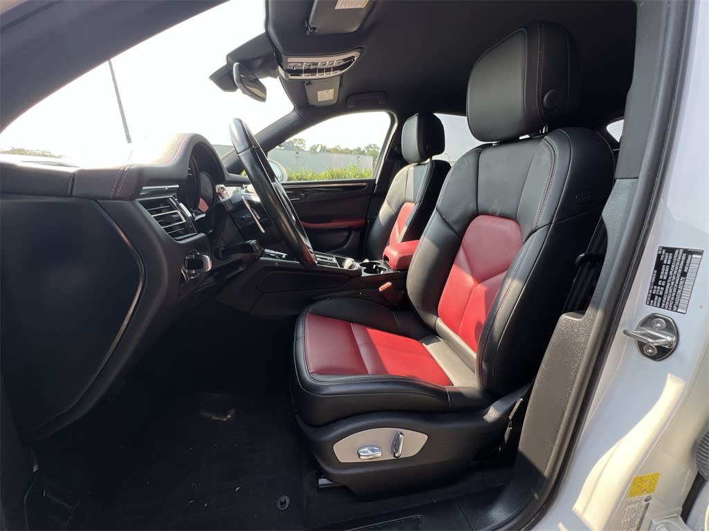 Thumbnail: 2022 Porsche Macan - 11