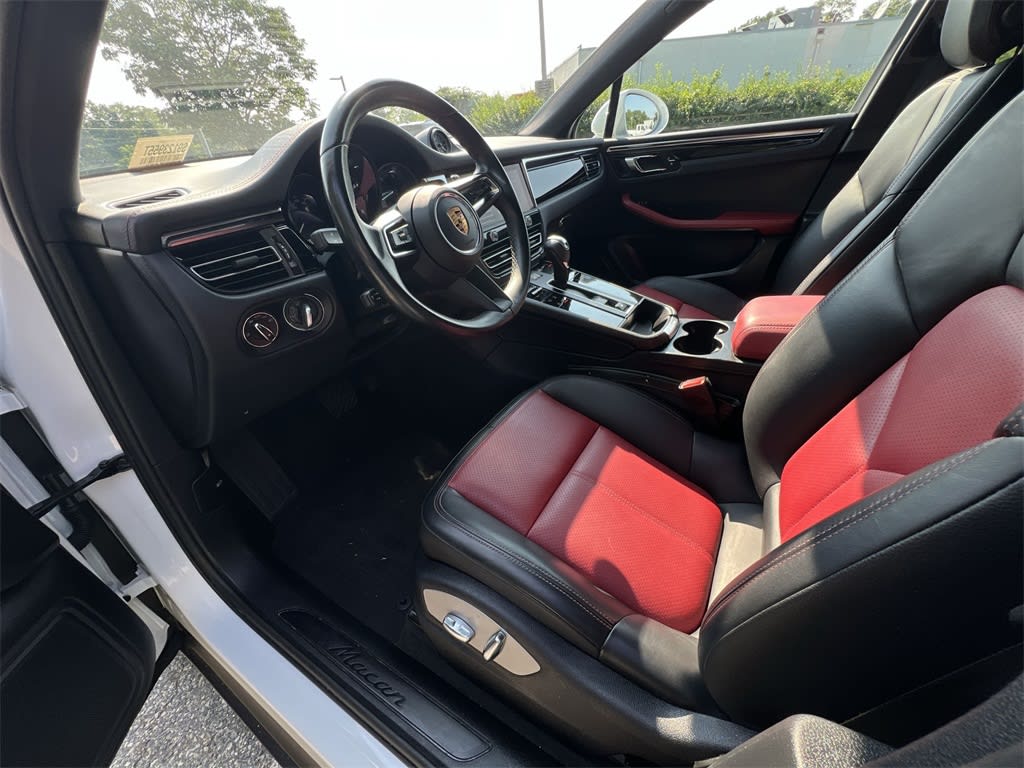 Thumbnail: 2022 Porsche Macan - 10