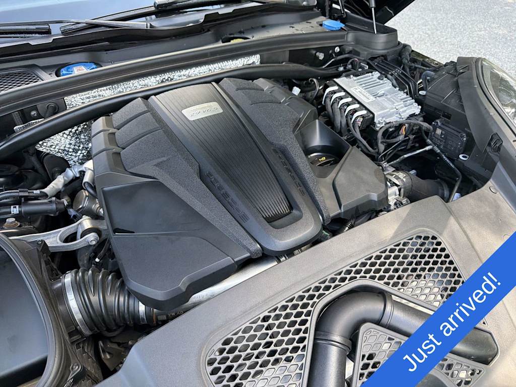 Thumbnail: 2023 Porsche Macan - 7