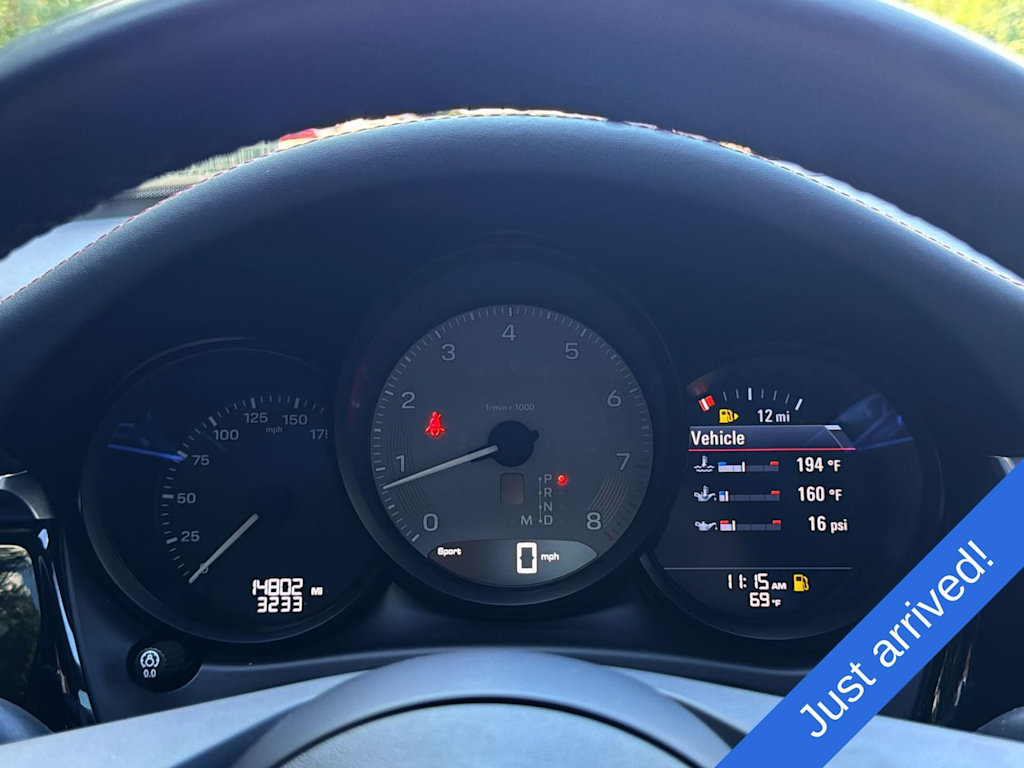 Thumbnail: 2023 Porsche Macan - 15