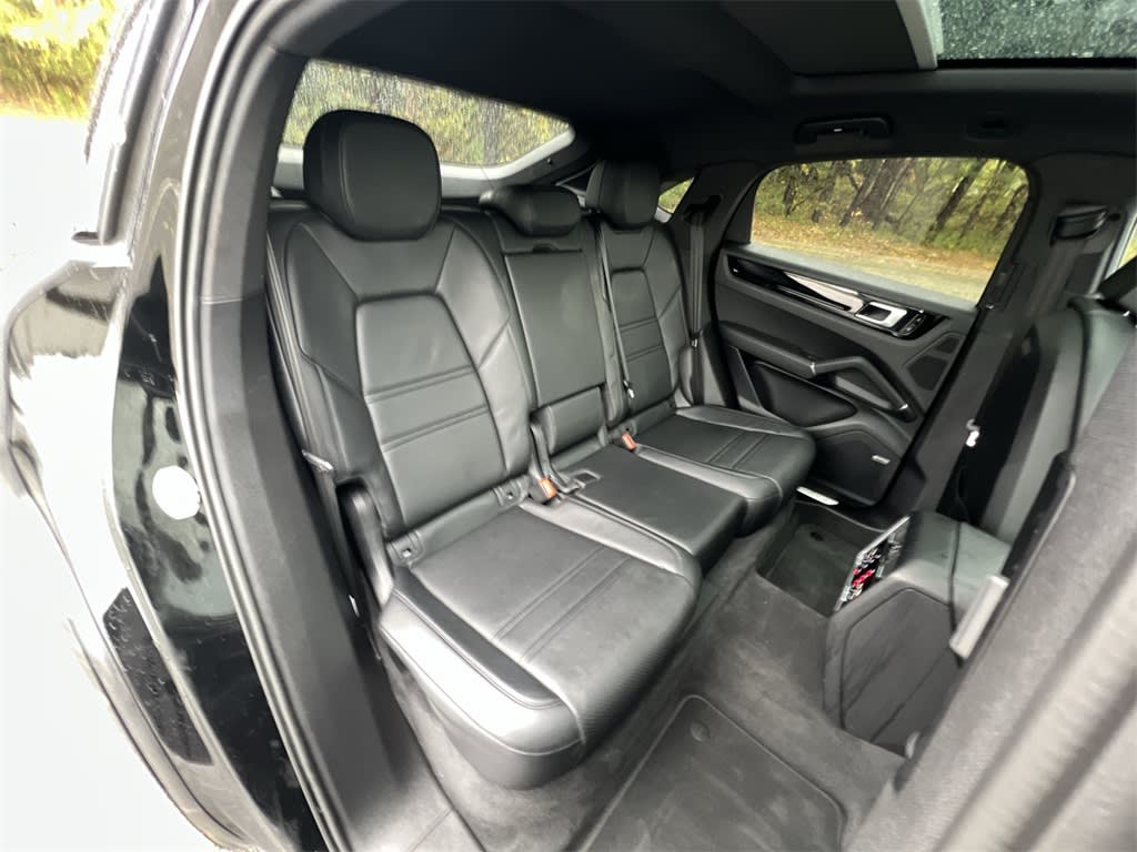 Thumbnail: 2021 Porsche Cayenne - 28