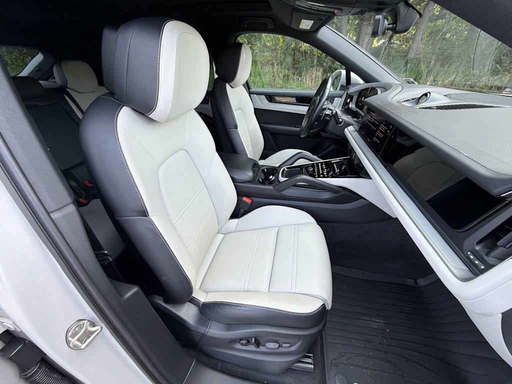 Thumbnail: 2024 Porsche Cayenne - 28