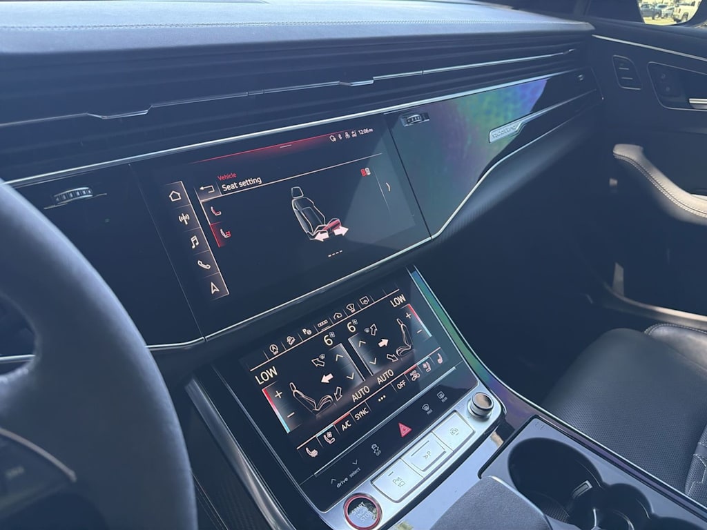 Thumbnail: 2024 Audi RS Q8 - 14