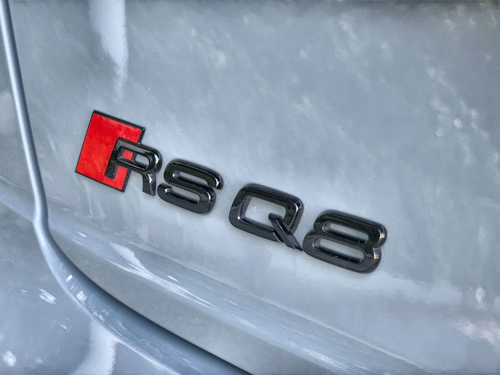 Thumbnail: 2024 Audi RS Q8 - 7