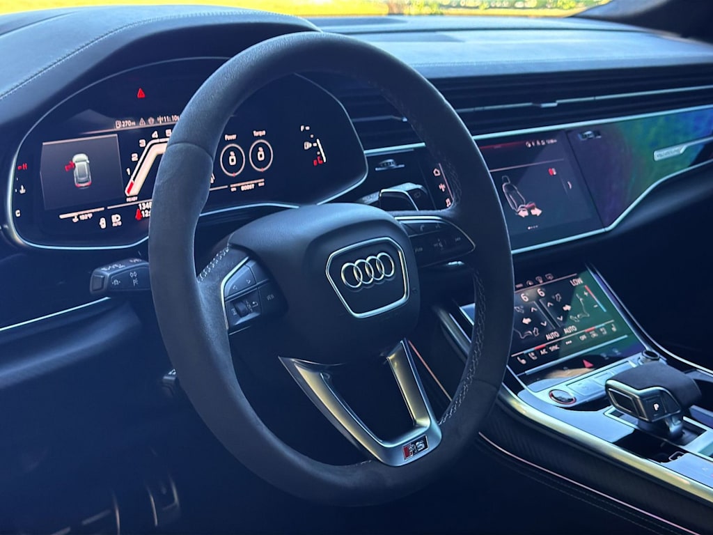 Thumbnail: 2024 Audi RS Q8 - 10