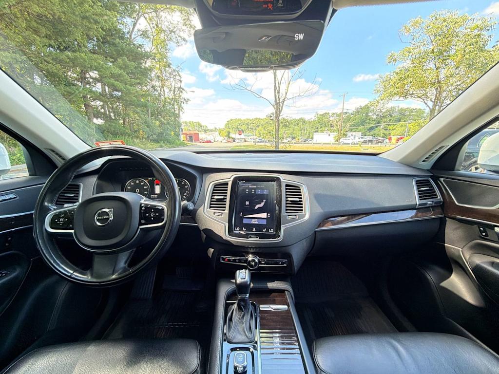Thumbnail: 2019 Volvo XC90 - 10