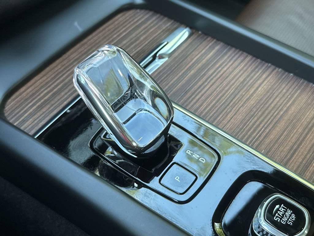Thumbnail: 2024 Volvo XC60 - 16