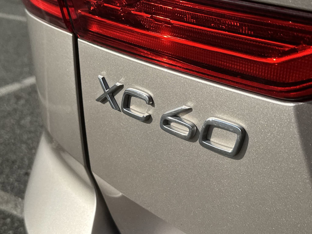 Thumbnail: 2024 Volvo XC60 - 7