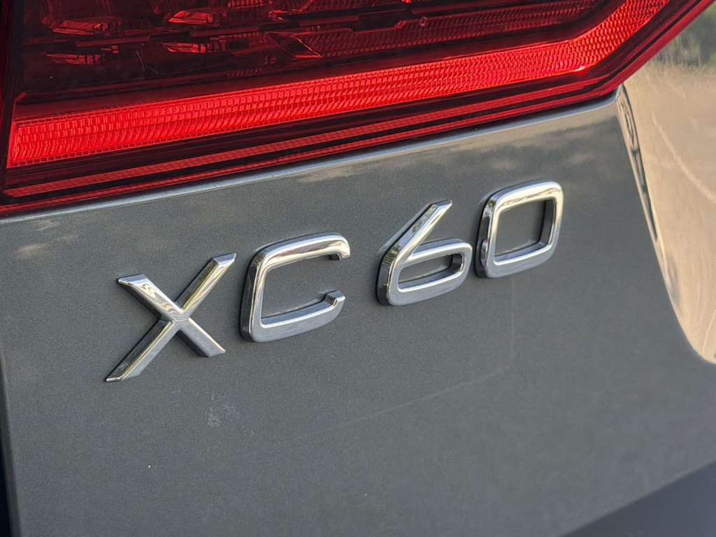 Thumbnail: 2026 Volvo XC60 - 7