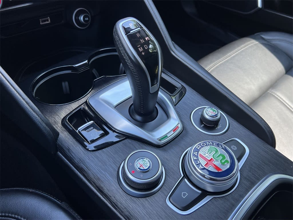 Thumbnail: 2020 Alfa Romeo Giulia - 13