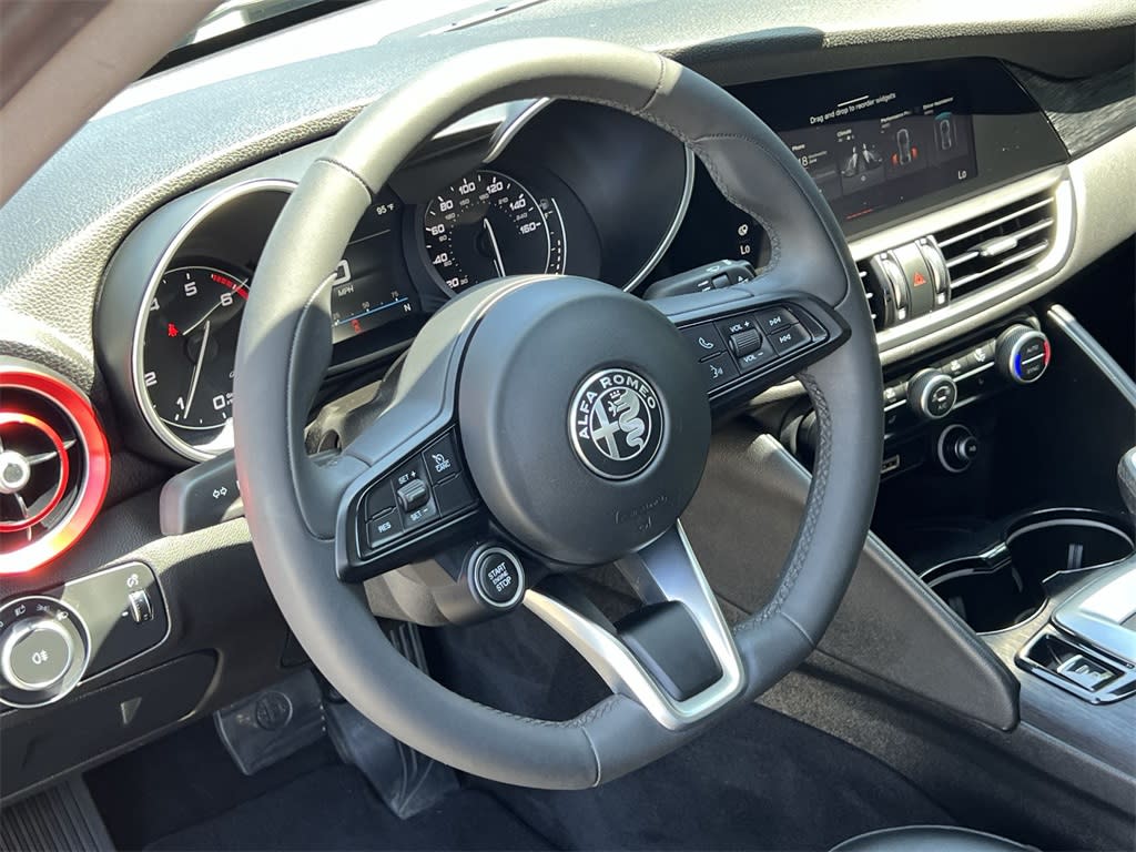 Thumbnail: 2020 Alfa Romeo Giulia - 9