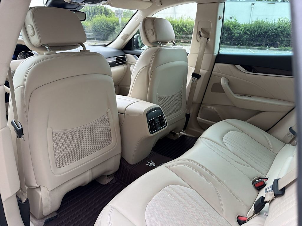 Thumbnail: 2020 Maserati Levante - 13