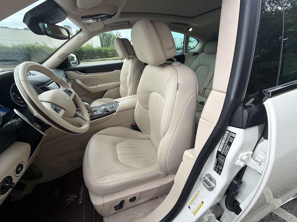 Thumbnail: 2020 Maserati Levante - 12