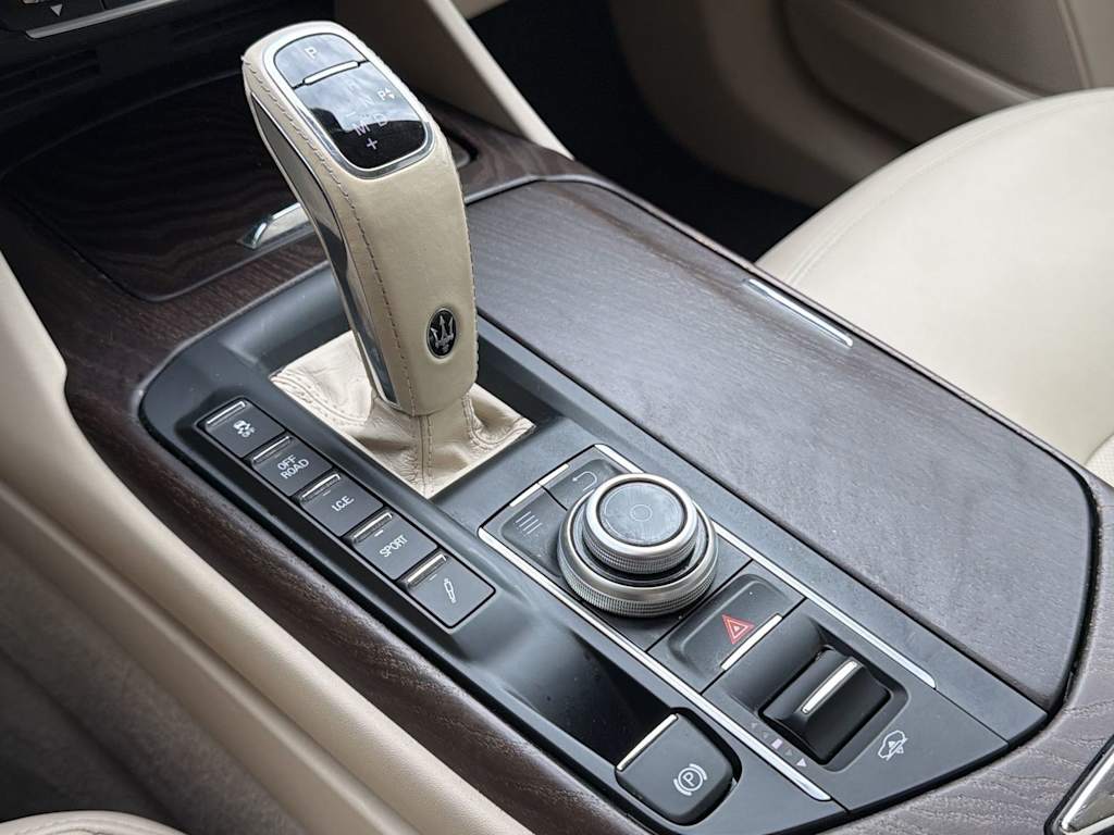 Thumbnail: 2020 Maserati Levante - 15