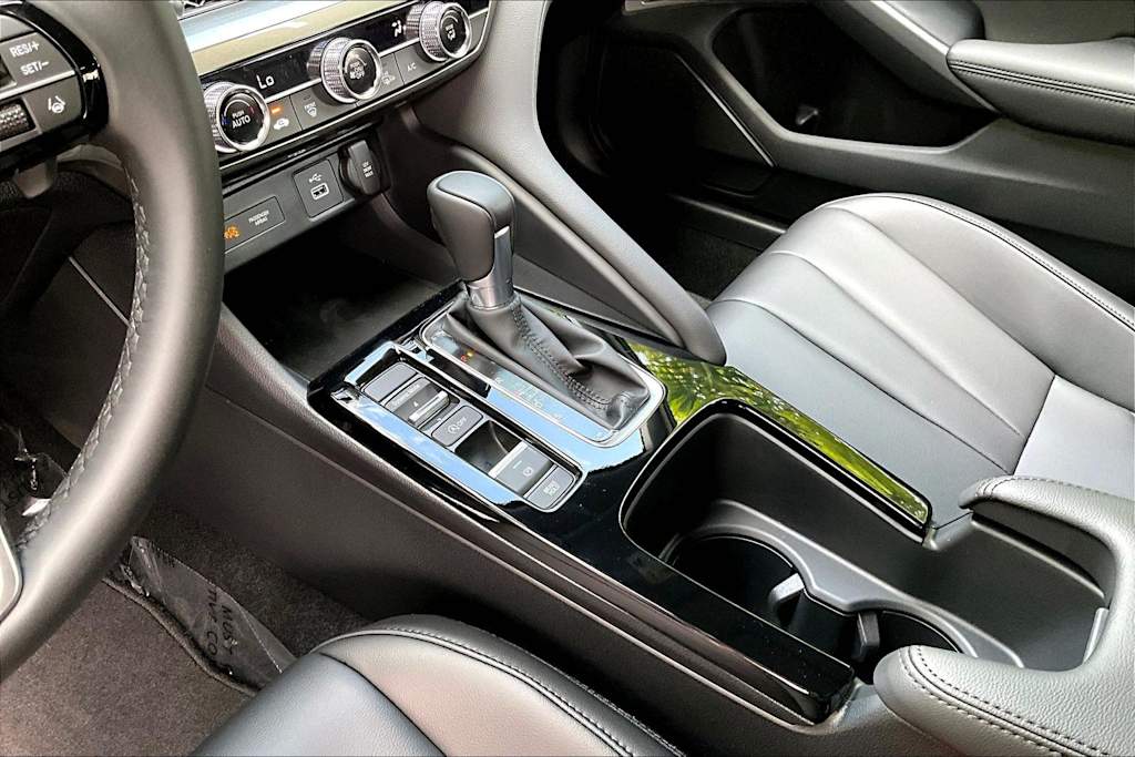 Thumbnail: 2025 Acura Integra - 15