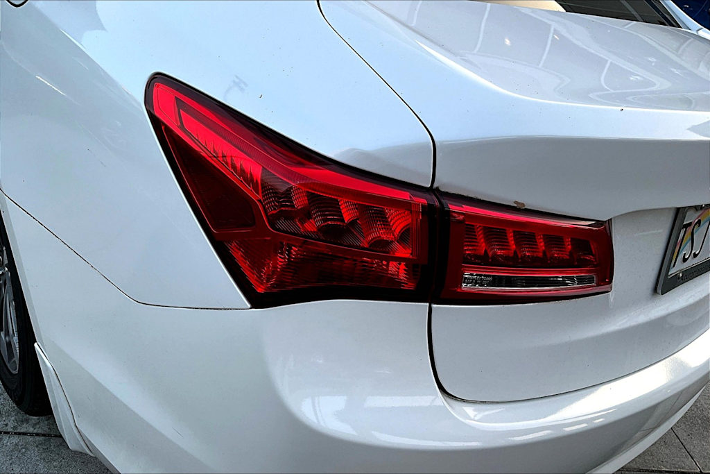 2019 Acura TLX Base 32