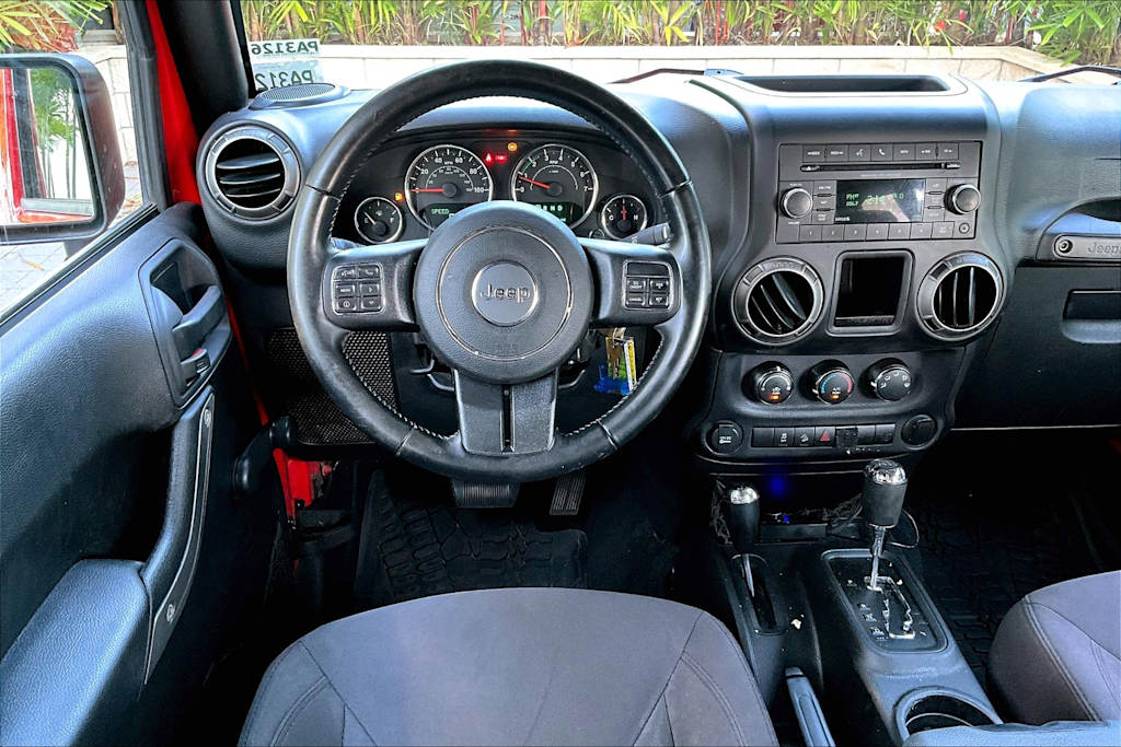 Thumbnail: 2017 Jeep Wrangler - 14