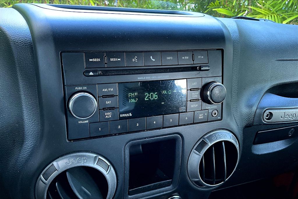 Thumbnail: 2017 Jeep Wrangler - 16