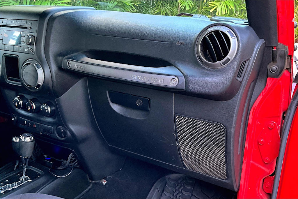 Thumbnail: 2017 Jeep Wrangler - 24