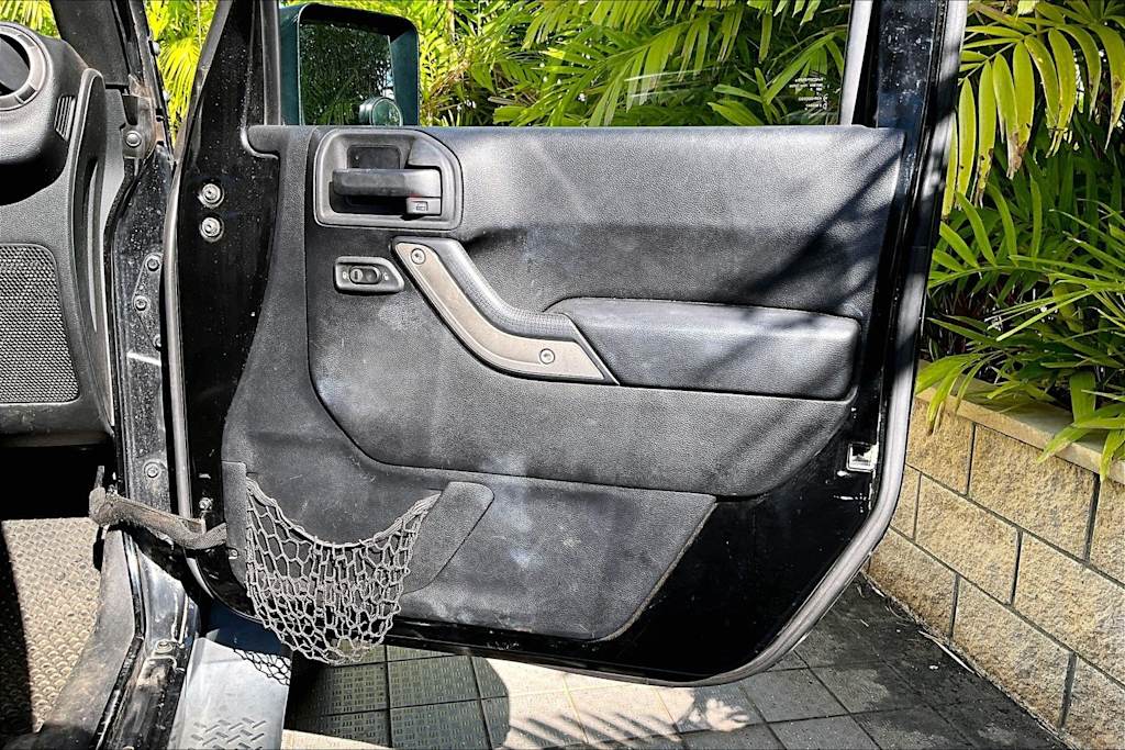 Thumbnail: 2015 Jeep Wrangler - 29
