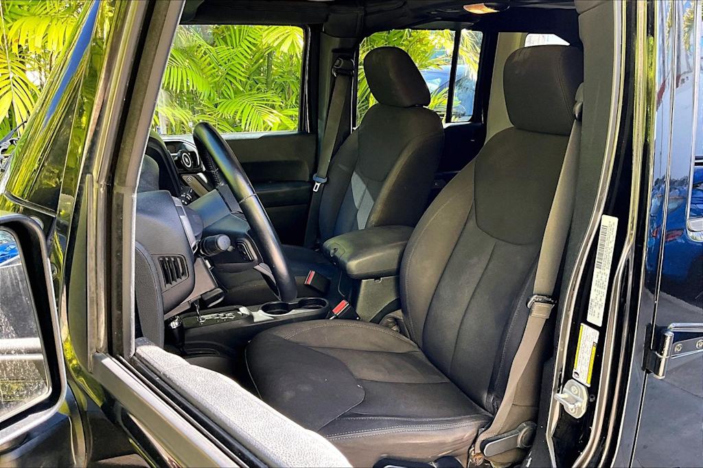 Thumbnail: 2015 Jeep Wrangler - 11