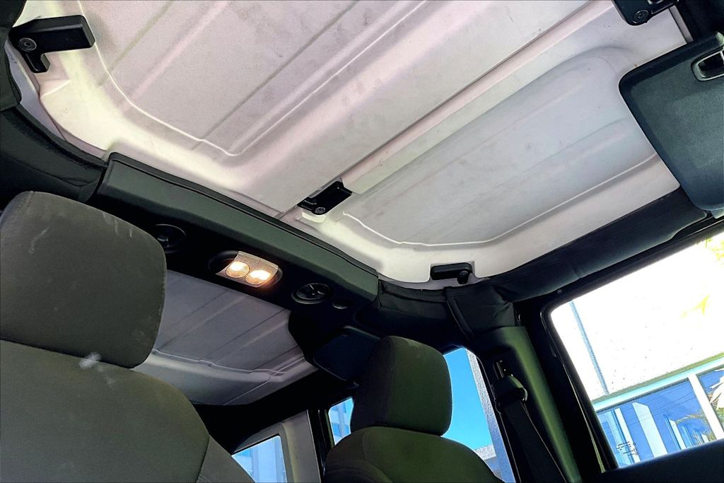 Thumbnail: 2015 Jeep Wrangler - 30