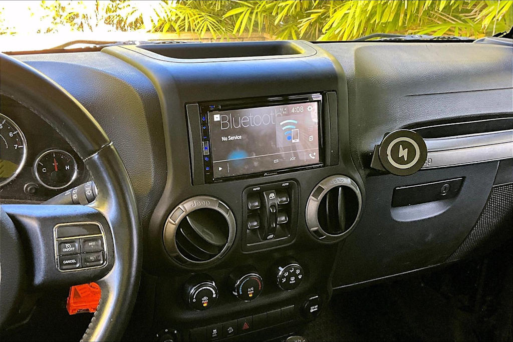 Thumbnail: 2015 Jeep Wrangler - 15