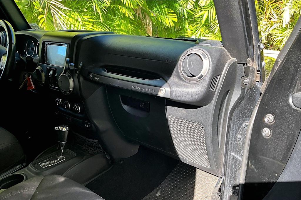 Thumbnail: 2015 Jeep Wrangler - 24