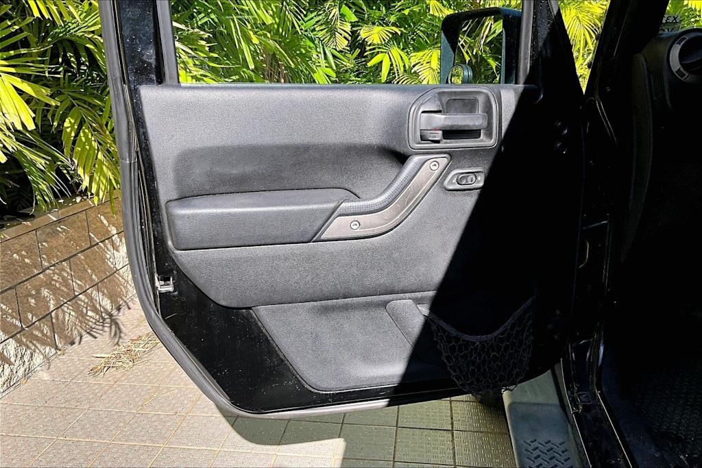 Thumbnail: 2015 Jeep Wrangler - 28