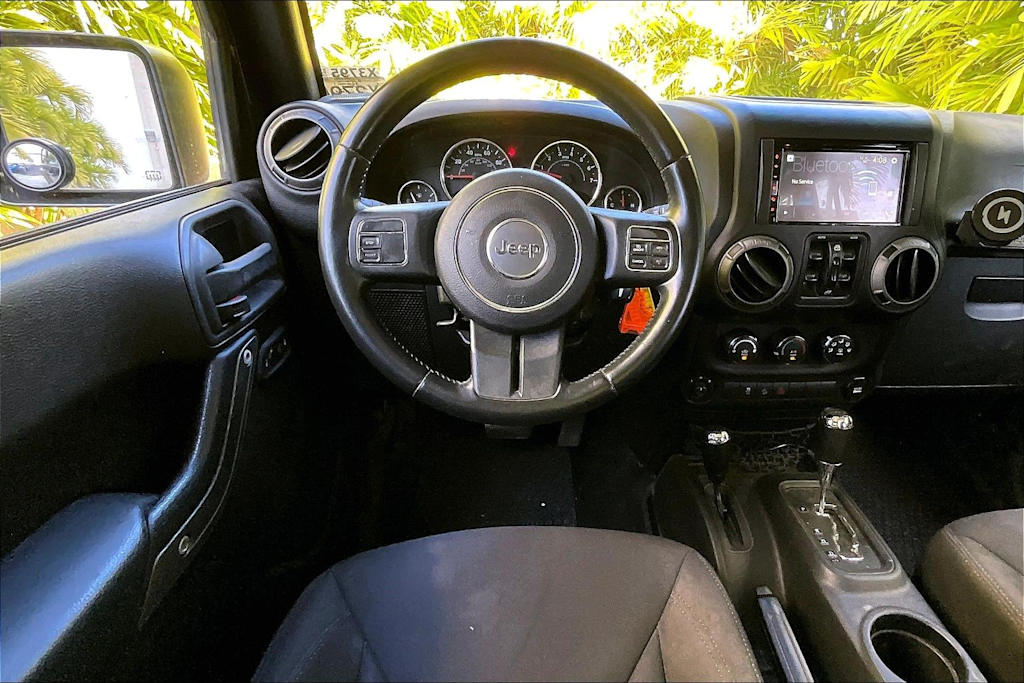 Thumbnail: 2015 Jeep Wrangler - 14