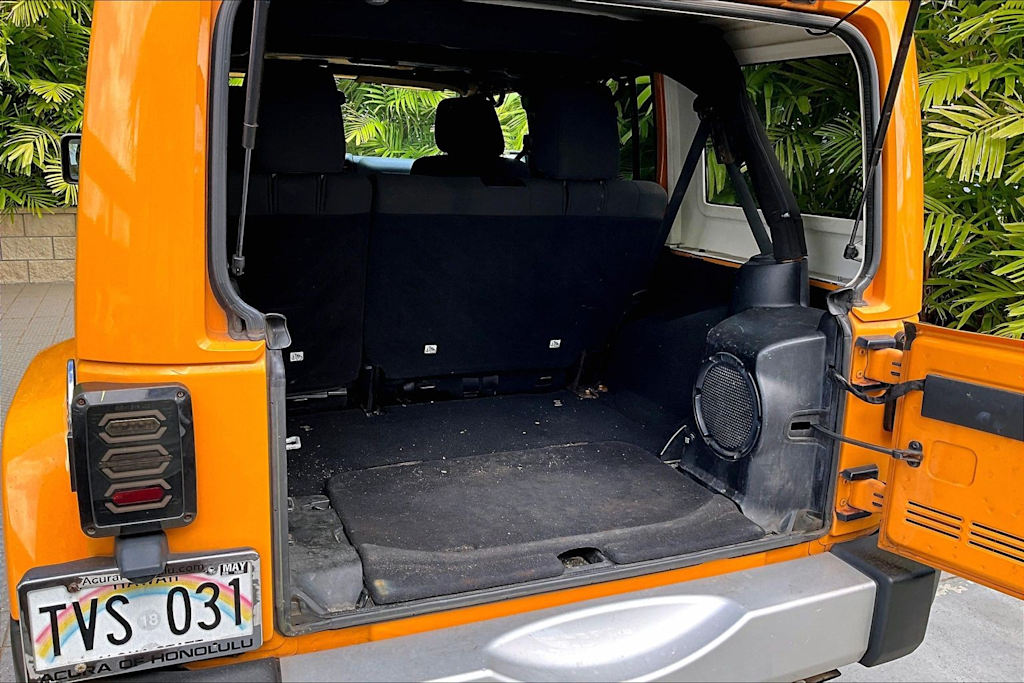 Thumbnail: 2012 Jeep Wrangler - 21