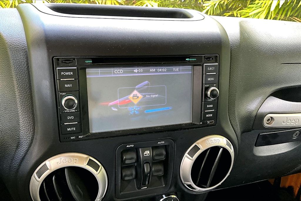 Thumbnail: 2012 Jeep Wrangler - 16