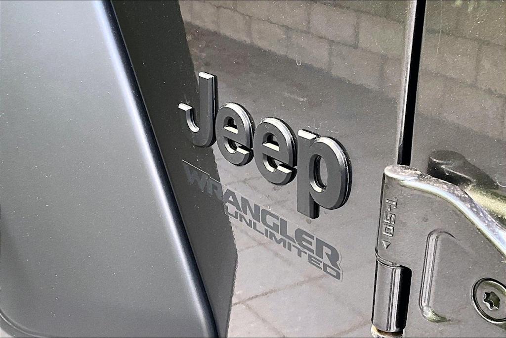 Thumbnail: 2021 Jeep Wrangler - 16