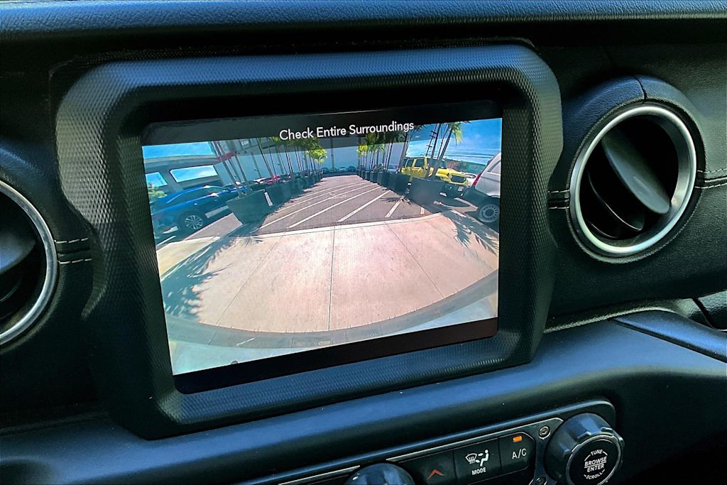 Thumbnail: 2020 Jeep Wrangler - 16