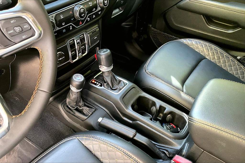Thumbnail: 2023 Jeep Wrangler - 17
