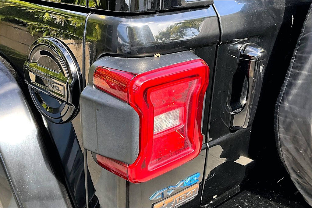 Thumbnail: 2023 Jeep Wrangler - 32