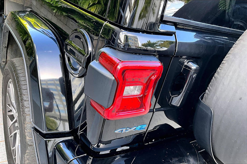 Thumbnail: 2023 Jeep Wrangler - 32