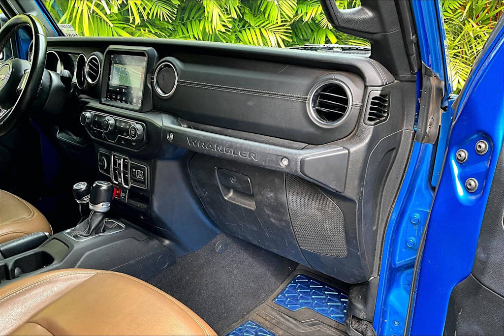 Thumbnail: 2022 Jeep Wrangler - 24