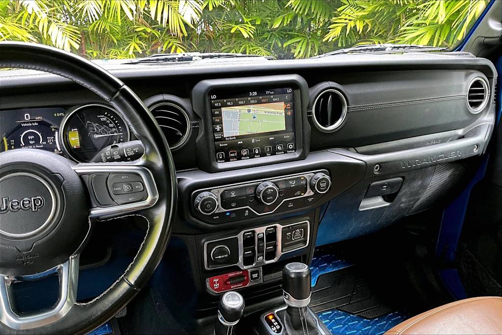 Thumbnail: 2022 Jeep Wrangler - 14