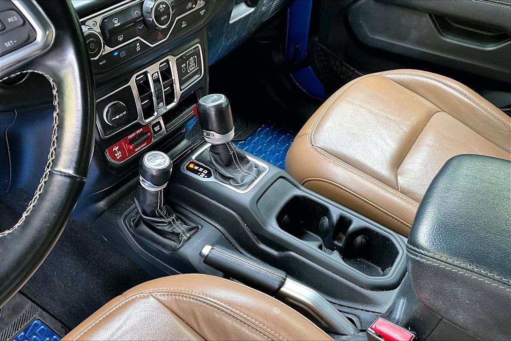 Thumbnail: 2022 Jeep Wrangler - 16