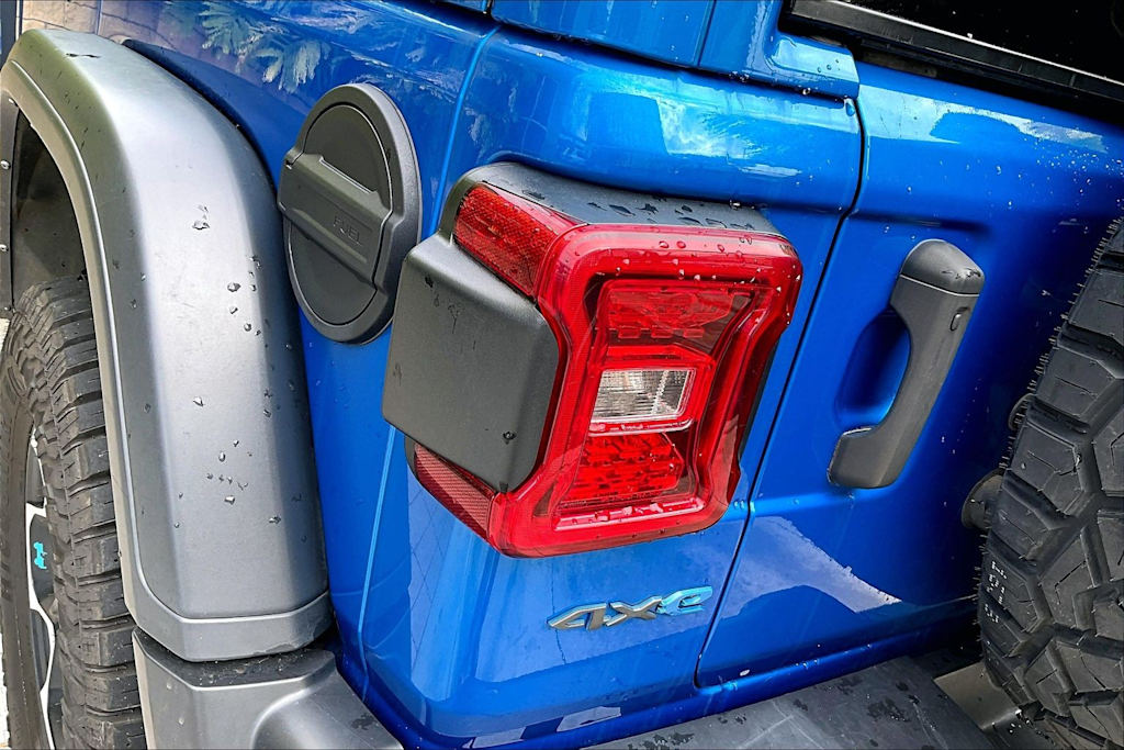 Thumbnail: 2022 Jeep Wrangler - 32