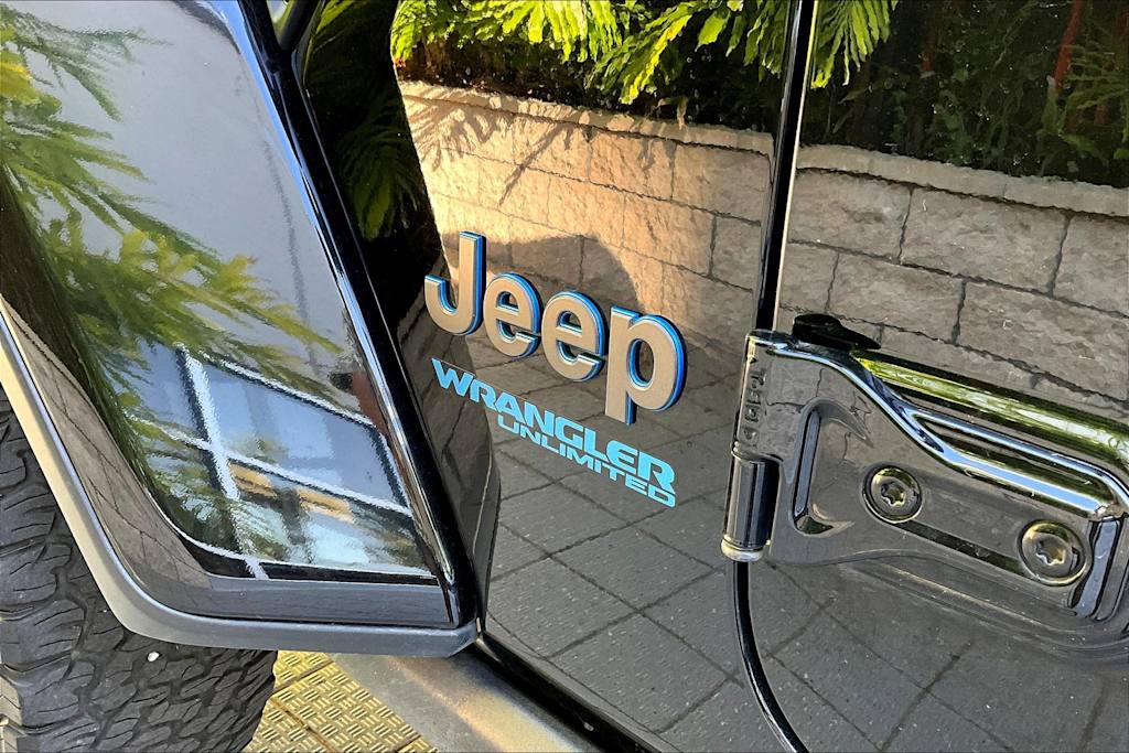 Thumbnail: 2021 Jeep Wrangler - 18