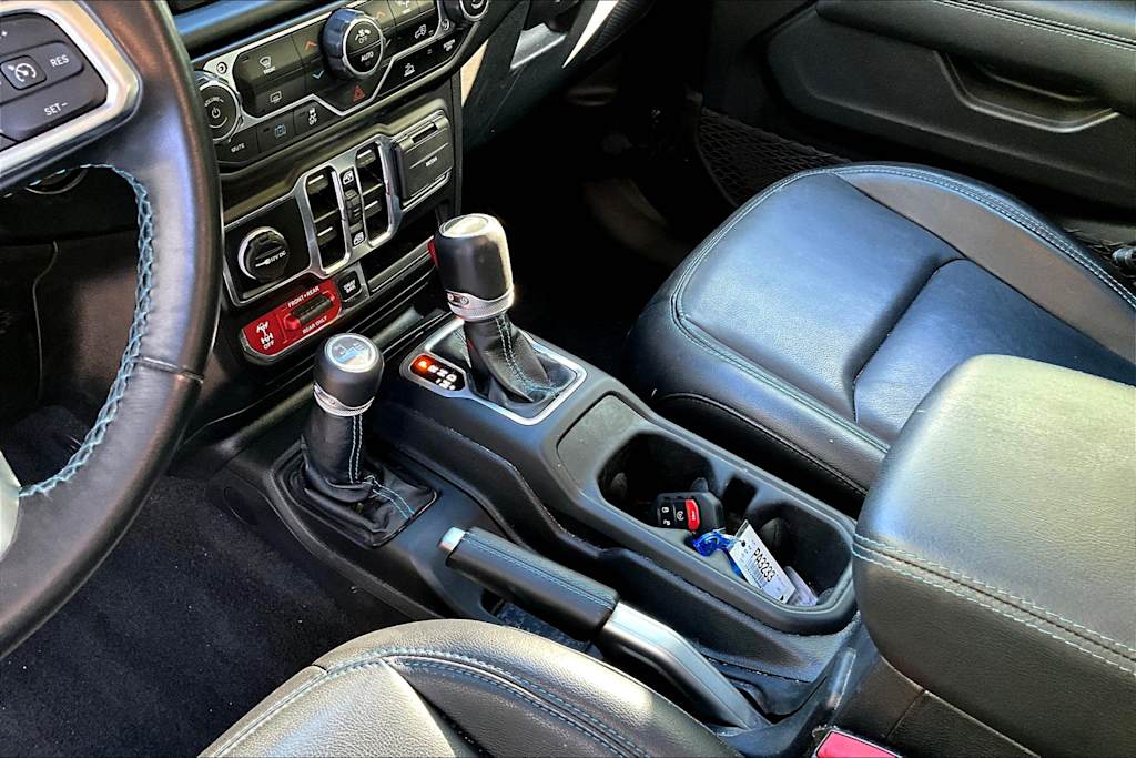 Thumbnail: 2021 Jeep Wrangler - 15