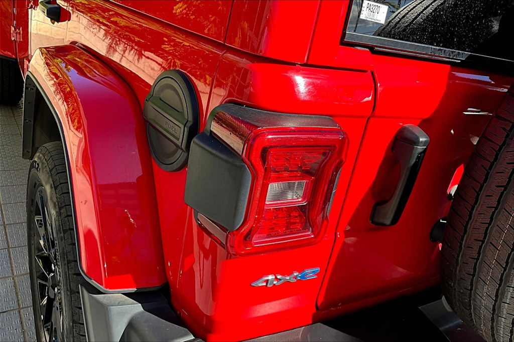 Thumbnail: 2024 Jeep Wrangler - 32