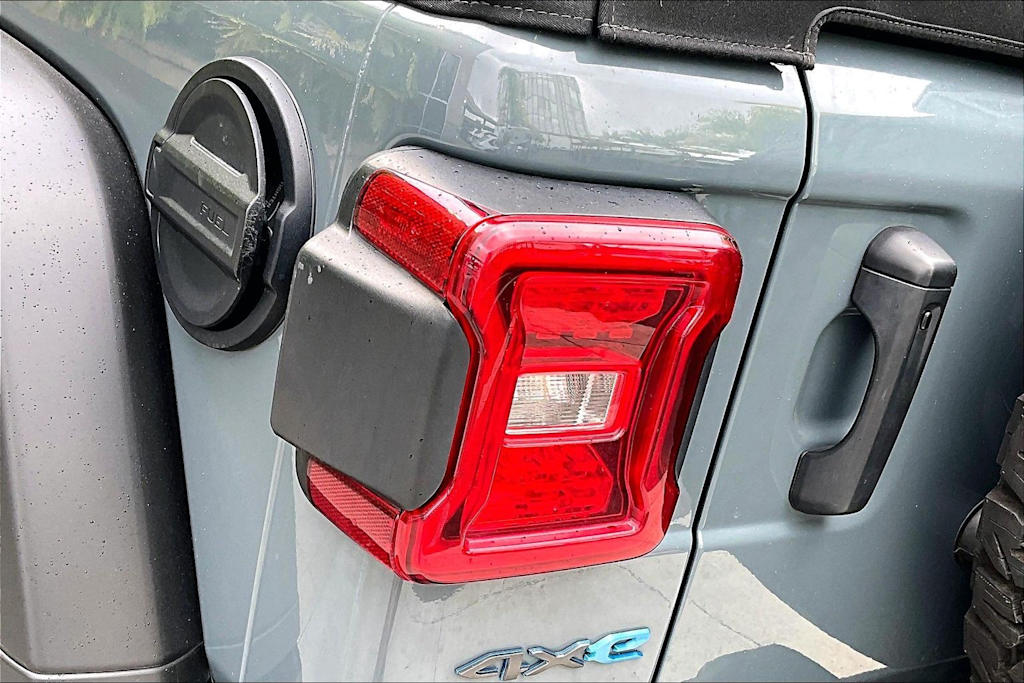 Thumbnail: 2024 Jeep Wrangler - 32