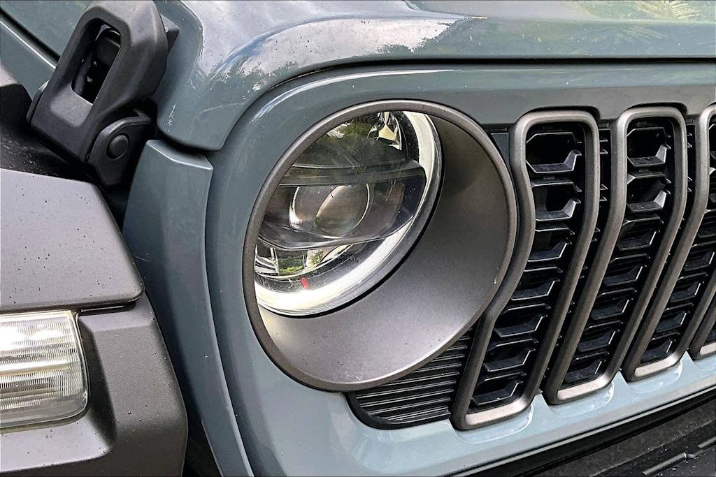Thumbnail: 2024 Jeep Wrangler - 31