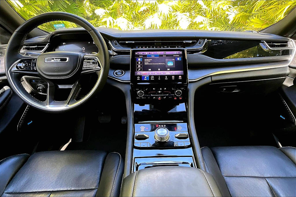 Thumbnail: 2023 Jeep Grand Cherokee - 10