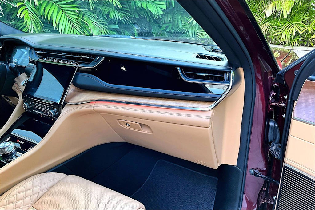 Thumbnail: 2025 Jeep Grand Cherokee - 24